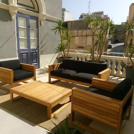 La Loggia * Sliema